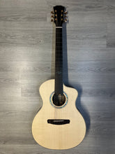 Charger l'image dans la galerie, Dowina - Master Série - Cocobolo III GACE - Dolomite Spruce Top