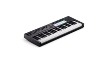 Charger l'image dans la galerie, Novation LAUNCHKEY-49-MK4 Clavier maitre 49 touches, 16 pads, 8 encodeurs, 9 faders, écran OLED