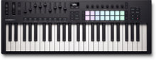 Charger l'image dans la galerie, Novation LAUNCHKEY-49-MK4 Clavier maitre 49 touches, 16 pads, 8 encodeurs, 9 faders, écran OLED
