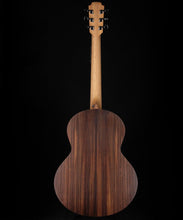 Charger l'image dans la galerie, Sheeran by Lowden S-02 - Solid sitka top - L.R. Baggs Element incl. Bag