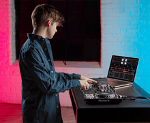 Charger l'image dans la galerie, Numark NS 4 FX 4 voies, 2 jogs avec écran, carte son