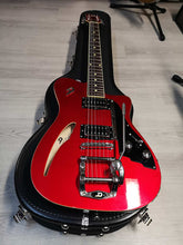 Charger l'image dans la galerie, DUESENBERG CARIBOU Limited Edition Candy Apple Red Guitare Electrique avec etui