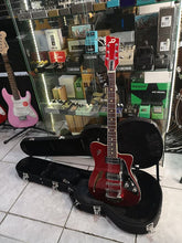 Charger l'image dans la galerie, DUESENBERG CARIBOU Limited Edition Candy Apple Red Guitare Electrique avec etui