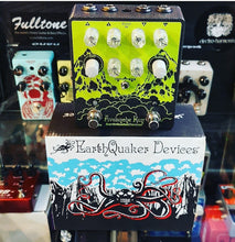 Charger l'image dans la galerie, EarthQuaker Devices Avalanche Run Ryo Delay & Reverb Guitar Effect Pedal - 400 Ex limited Edition 2020
