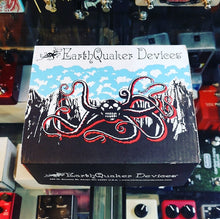 Charger l'image dans la galerie, EarthQuaker Devices Avalanche Run Ryo Delay & Reverb Guitar Effect Pedal - 400 Ex limited Edition 2020
