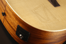 Charger l'image dans la galerie, LAG VIAN-001 VIANNEY Signature Edition Limitée - Guitare Folk Electro Acoustique