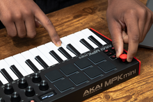 Charger l'image dans la galerie, AKAI PROFESSIONAL MPKMINIMKIII Mini touches USB  8 pads écran OLED
