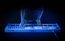 Charger l'image dans la galerie, ARTURIA - OAR ESSENTIAL-61 CLAVIER MAITRE 61 touches - blanc