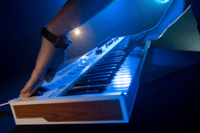 Charger l'image dans la galerie, ARTURIA - OAR ESSENTIAL-61 CLAVIER MAITRE 61 touches - blanc