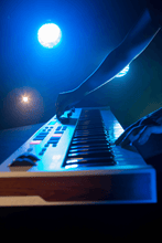 Charger l'image dans la galerie, ARTURIA - OAR ESSENTIAL-61 CLAVIER MAITRE 61 touches - blanc