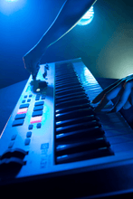 Charger l'image dans la galerie, ARTURIA - OAR ESSENTIAL-61 CLAVIER MAITRE 61 touches - blanc