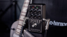 Charger l'image dans la galerie, ELECTRO HARMONIX Nano Metal Muff pédale distortion
