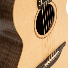 Charger l'image dans la galerie, Sheeran by Lowden Equals = Edition