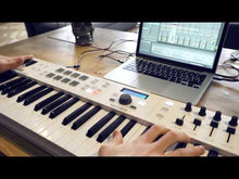 Charger et lire la vidéo dans la visionneuse de la Galerie, ARTURIA - OAR ESSENTIAL-61 CLAVIER MAITRE 61 touches - blanc