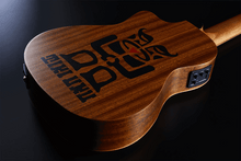 Charger l'image dans la galerie, LAG Ukulele BASSE TKB150FCE Mini Basse Fretless Pan-Coupé Électro avec housse
