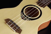Charger l'image dans la galerie, LAG TKU150TE UKULELE Tenor Slim Arched Back Électro avec housse
