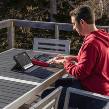 Charger l'image dans la galerie, AKAI PROFESSIONAL - MPKMINIPLAYMK3 Mini touches - USB 25 mini notes, 128 sons, 8 pads, écran OLED, HP
