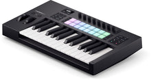 Charger l'image dans la galerie, Novation LAUNCHKEY-25-MK4 - Clavier maitre 25 touches, 16 pads, 8 encodeurs écran OLED
